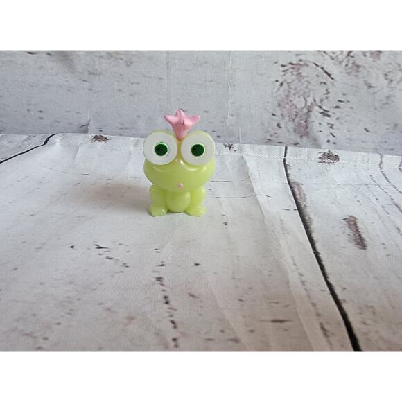 Bratz Big Babyz Babies Doll YASMIN FROG 1.5 inches Princess Frog Cake Topper - Picture 1 of 6